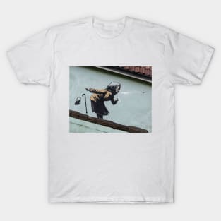 Banksy Aachoo!! Sneeze Dentures T-Shirt